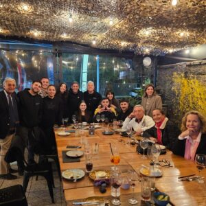 Krishna de Caso Instagram - Feliz de ser parte de mi querida @radiopudahuel y de este gran equipo humano y profesional de gente linda y de corazón generoso 💚
