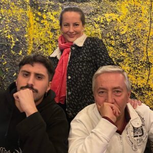 Krishna de Caso Instagram - Feliz de ser parte de mi querida @radiopudahuel y de este gran equipo humano y profesional de gente linda y de corazón generoso 💚