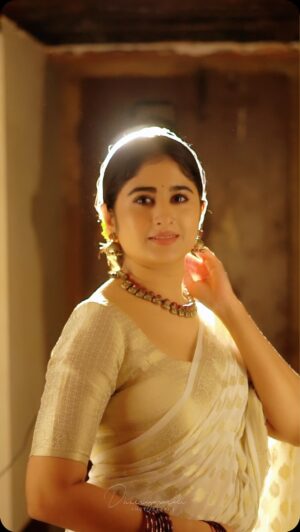 Krishnapriya K Nair Instagram - Onam series🌸
👗 : @label_swasti 
Jewellery : @style_terracottasandhya 
🎥 : @dheerajmurali 

#tradition #onamseries2024 #trendingreels #viralvideos #reels #trending #traditionalwear