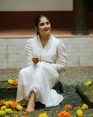 Krishnapriya K Nair Instagram - 🌸🌼🌸

👗 : @_dreamcatcher_designs_ 
📸 : @dheerajmurali 
📍 : kamala madam

#traditional #ootd #outfitoftheday