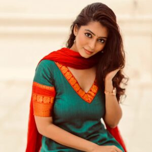 Kuhasini Gnanaseggaran Instagram - Embracing the beauty of simplicity 🧿❤️

Conceptualized by @arunprajeethm @thekloutoffl
.
.
Photography @ruban_photography_7 
.
.
Makeup @vishaa_hairandmakeup 
.
.
Hairstylist @anu_hairstylist_sareedrapist 
.
.
.
#kuhasini #simple #elegant #salwarsuits #actress #tamilponnu