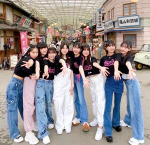 Kurumi Inagaki Instagram - .
発売中のニコラ9月号のオフショットです。
.
中2ニコモ全員揃って
#西武園ゆうえんち で沢山！遊んできました！！
.
ニコラモデルになれて、お仕事で同じ歳のお友達ができた事もとっても幸せです！！
.
個性と魅力のある皆で、学校の話やお勉強の話や流行ってるものの話、相談もっ！
全てが新鮮でとっても楽しくてあっという間に時間が過ぎます！
.
この8人がニコラモデルの中学2年生😊
よろしくお願いします🙇💕
.
.
ニコラ9月号発売中です！
.
.
.
#Tシャツをそれぞれリメイク 
.
#ニコラ #nicola #ニコモ #ニコラ9月号  #WeST  #うぃーすと
#中2モ #10 #11 
#崎浜梨瑚
#白尾留菜
#十文字陽菜
#中瀬梨里
#葉山若奈
#松尾そのま
#梨里花
#稲垣来泉
.
＊各事務所様。お写真の掲載許可をいただきありがとうございます。