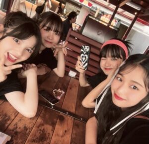 Kurumi Inagaki Instagram - .
発売中のニコラ9月号のオフショットです。
.
中2ニコモ全員揃って
#西武園ゆうえんち で沢山！遊んできました！！
.
ニコラモデルになれて、お仕事で同じ歳のお友達ができた事もとっても幸せです！！
.
個性と魅力のある皆で、学校の話やお勉強の話や流行ってるものの話、相談もっ！
全てが新鮮でとっても楽しくてあっという間に時間が過ぎます！
.
この8人がニコラモデルの中学2年生😊
よろしくお願いします🙇💕
.
.
ニコラ9月号発売中です！
.
.
.
#Tシャツをそれぞれリメイク 
.
#ニコラ #nicola #ニコモ #ニコラ9月号  #WeST  #うぃーすと
#中2モ #10 #11 
#崎浜梨瑚
#白尾留菜
#十文字陽菜
#中瀬梨里
#葉山若奈
#松尾そのま
#梨里花
#稲垣来泉
.
＊各事務所様。お写真の掲載許可をいただきありがとうございます。