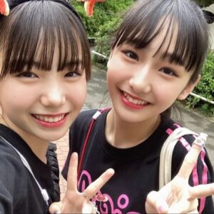 Kurumi Inagaki Instagram - .
発売中のニコラ9月号のオフショットです。
.
中2ニコモ全員揃って
#西武園ゆうえんち で沢山！遊んできました！！
.
ニコラモデルになれて、お仕事で同じ歳のお友達ができた事もとっても幸せです！！
.
個性と魅力のある皆で、学校の話やお勉強の話や流行ってるものの話、相談もっ！
全てが新鮮でとっても楽しくてあっという間に時間が過ぎます！
.
この8人がニコラモデルの中学2年生😊
よろしくお願いします🙇💕
.
.
ニコラ9月号発売中です！
.
.
.
#Tシャツをそれぞれリメイク 
.
#ニコラ #nicola #ニコモ #ニコラ9月号  #WeST  #うぃーすと
#中2モ #10 #11 
#崎浜梨瑚
#白尾留菜
#十文字陽菜
#中瀬梨里
#葉山若奈
#松尾そのま
#梨里花
#稲垣来泉
.
＊各事務所様。お写真の掲載許可をいただきありがとうございます。