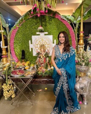 Kusha Kapila Instagram - my first ganpati, thanks to my Sukhee ✨

not photgraphed here is the fluffy modak I inhaled in two seconds🤤

Happy Ganesh Chaturthi to all ✨