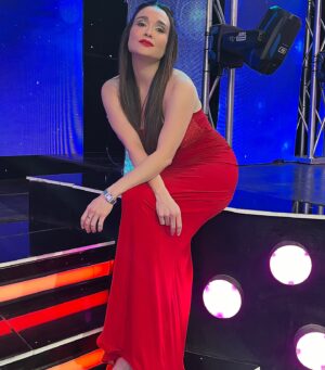 Lali González Instagram - La primavera se viene de rojo ❤️❤️‍🔥🔥🌸 💋