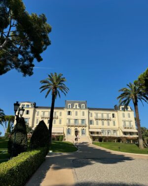 Lamitta Frangieh Instagram - @hotelducapedenroc 🇫🇷 my place to be every summer..
.
.
.
#mysummerstory #hoteledenroc #france #southoffrance #cotedazurfrance #luxuryliving #lamittafrangieh