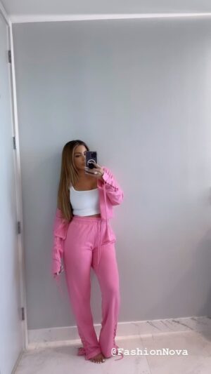 Larsa Pippen Instagram - Rise and shine 💗 @FashionNova wearing Day Dreamer Lounge Zip Up Hoodie
