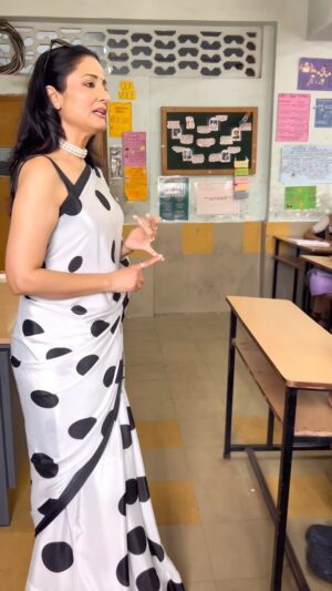 Lataa Saberwal Instagram - What a wonderful ✨Teacher’s Day ✨ . Glad to be a part of the LEADERS WEEK by TEACH FOR INDIA . Congratulations @teachforindia for completing 15 years of soulful work 👏👏 . Happy Teacher’s Day 

#lataasaberwal #actor #imageconsultant #nutritionist #fitnessenthusiast #teach #teachersofinstagram #teachforindia #teachers #konfidentpersona #teachersday