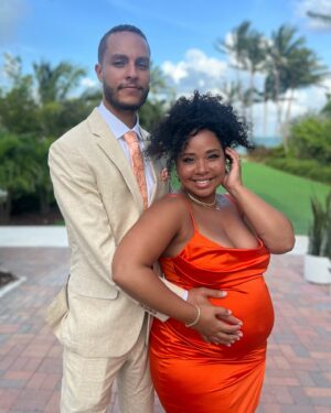 Latonya Williams Instagram - Somewhere between 27 ➡️ 37 weeks 🤰🏾✨

My hands go numb when I try to hold my phone and type 😅 So for now I’ll just share that I am doing well, and we are almost there! 37 and 3 today ❤️❤️❤️

😘Thanks SO MUCH to everyone for sending registry gifts, well wishes and checking in! This baby and I are so blessed.

Stay tuned ☺️

#pregnancylife
