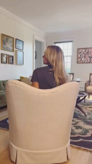 Laura Bell Bundy Instagram - Hand me my dog, hand me my bag, and that 🇺🇸!
#kamala #somuchbetter #hellomuchbetter #woodscomaelle