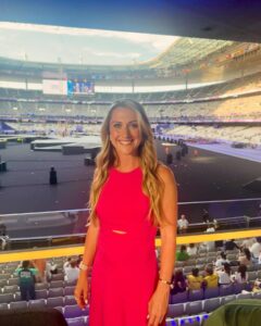 Actress Laura Kenny HD Instagram Photos and Wallpapers August 2024