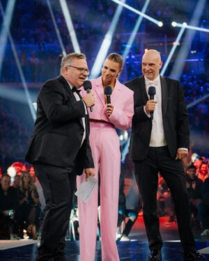 Laura Wontorra Instagram - Ne Wunderbare Show Die Winnerin Halmich #nwsdwh @therealstefanraab is back in Town 🔥 mein RTL 
📸 @luisa.esch