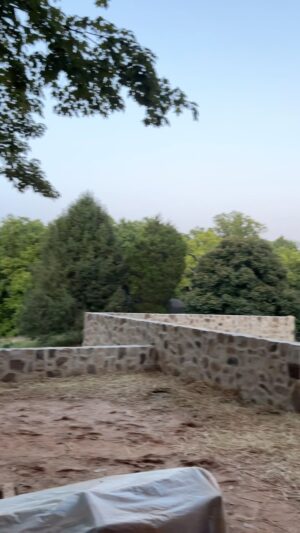 Lauren Liess Instagram - On a hopefully less controversial note, our stone walls are going up for the middle garden   kitchen garden!! 🤍 signing off for a little break and sending love to you all 🤍🌿