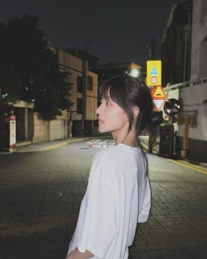 Lee Chae-young Instagram - 🌱