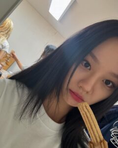 Actress Lee Hye-ri HD Instagram Photos and Wallpapers September 2024