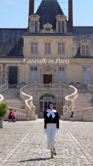 Lee Hyun-yi Instagram - 올림픽이 한창인 파리 곳곳에서 했던 캣워크는 절대 잊지 못할거예요🥹
Lifetime experience doing catwalk in paris during the 2024 Olympics! 

#퐁텐블로 #비르하켐다리 #앵발리드 #라파예트