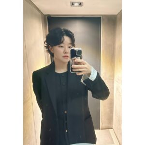 Lee Min-ji Instagram - #대단한단편영화제
모두 고생하셨습니다👍🏻
처음 맡은 폐막식 사회여서 많이 부족했어도
이해 부탁드립니다!🥹
그래도 덕분에 오랜만에 꾸미고 기분이 조크든여😆