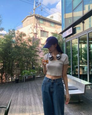 Lee Seo-bin Instagram - Feel blue