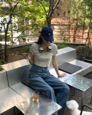 Lee Seo-bin Instagram - Feel blue