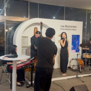 Lee Soo-kyung Instagram - .
내가 좋아하는 발베니!! 
🤎성수동 팝업스토어🤎 

#thebalvenie 
#발베니팝업스토어 
#성수