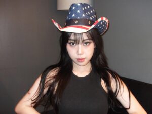 Lee Young-ji Instagram - LA 잘 놀더라