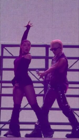 Leejung Lee Instagram - _
SHOONG! with @__youngbae__ ☀️🧡
Choreographed by @baileysok 🤍🪽
