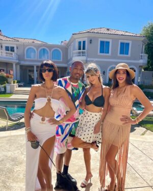 Leila Ciancaglini Instagram - Leila Ciancaglini Introducing Jamie Foxx @iamjamiefoxx @BSB_Bourbon Whiskey, the ultra-smooth, flavored bourbon from the one and only @iamjamiefoxx 

I’m thrilled to share with you Jamie’s newest creation, and trust me, it’s a game-changer!

 @JamieFoxx and @jyoungmdk spinning the hottest tracks!

_BSB Whiskey:_
- Ultra-smooth flavor
- Perfect for sipping or mixing
- A must-try for bourbon lovers!

_Don’t miss:_
- Jamie Foxx’s exclusive BSB Whiskey tasting
- DJ J Young’s electrifying set

Stay tuned for more updates!

#BSBWhiskey #JamieFoxx #NewBourbon #UltraSmooth #FlavoredWhiskey #DJJYoung #LeilaCiancaglini #WhiskeyLover #BourbonLove #Nightlife”
#BSBWhiskey #JamieFoxx #NuevoBourbon #SúperSuave #WhiskeySaborizado #DJJYoung #LeilaCiancaglini”