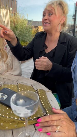 Lena Philipsson Instagram - Vilket underbart kacklande!