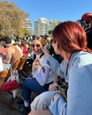 Leticia Siciliani Instagram - bueeeeeno. parece que hubo desfile y me encontré con mi pareja favorita de eventos. @sofiepolke & @victoriagarabal. ❤️‍🩹

1. Soy esto, a cara lavada . 👅
2. Posándole a mi BFF de eventos. @victoriagarabal
3. Mucho contenido con mi BFF (sí, lo voy a decir otra vez)
4. LA MODELO del desfile. Tiene mi amor, mi vida, y todo lo que me pida. La amo señora.
5. Siempre voy a estar para secarte las lágrimas en los eventos BFF de eventos 🥹 (lo vuelvo a decir)
6. La bermuda que me pongo hoy y me sacaré recién cuando termine el verano. 💯
7. Que no se note que me da vergüenza . 🙈Infraganti .casual, como quien no quiere la cosa. 
8. Yendo no, llegando. ÉL nivel de desfile que se mandaron ! Una locura .🔥🔥🔥