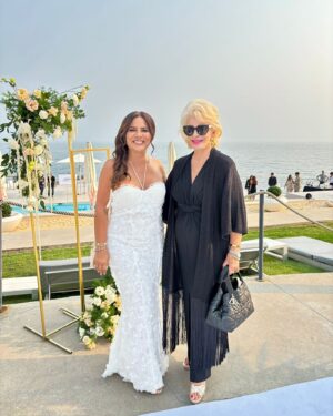 Lili Caneças Instagram - A Fátima Magalhães @fatimagalhaesr é uma mulher incrível que soube ser empreendedora e lançar uma revista de luxo.
Cumprindo a FLuxury @fluxurymagazine 9 anos pude celebrar com ela um magnífico Sunset no Farol Hotel em Cascais. Obrigada, Fátima, pelo convite e pelo privilégio de poder acompanhar a tua trajetória. Parabéns e que possamos celebrar juntas, muitos mais aniversários👏👏👏