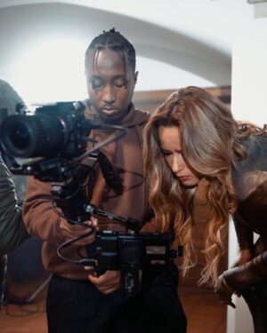 Liliana Almeida Instagram - BTS Belo Risco e tem vídeo em estreia no YouTube às 21:00.

#belorisco #cheguei #liliana

Família ❤️

📸 @fabioferreira.pt