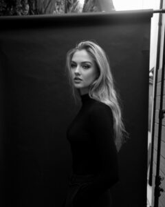 Actress Lilly Krug HD Photos and Wallpapers December 2024
