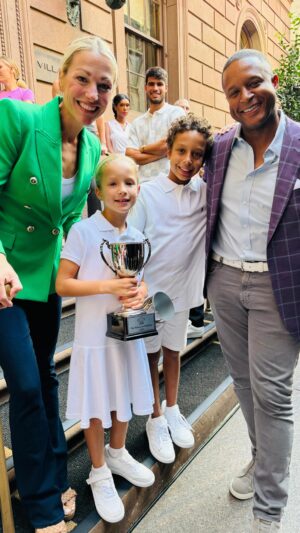 Lindsay Czarniak Instagram - Wasn't sure how this would go but I'm so grateful to the @newyorkpalace for the chance to take part in their annual pre @usopen event and have our kiddos try their hand at being ball kids. Melvin and @sheinelle_o did a phenomenal job emceeing and I loved the chance to hang with tennis greats like @carowozniacki and @carlosalvarezoficial_ I can report they are as good at pickleball as they are at their day jobs! #usopen #nyc #tennis #pickleball