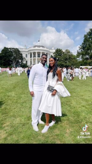 Lisa Leslie Instagram - So honored to be apart of the Black Excellence Celebration today at the White House! Thank you @potus for all you have done🙏🏾🇺🇸🇺🇸🇺🇸🇺🇸🇺🇸🇺🇸 #ChucksandPearls 💕💚
So great to see so many friends🙏🏾🙏🏾🙏🏾
@iamsusanltaylor @anthonyanderson @therealchrisspencer @kylapratt @claudiajordan @iamwesmoore  @starjonesesq