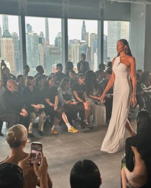 Liz Cambage Instagram - babys debut, a dream come true 🥰✨
thank you @gracelingofficial, such a stunning show surrounded by so many beautiful souls ❣️

CASTING DIRECTORS @trekoch @nicolas_rivet_ @go__see
MOVEMENT DIRECTOR @gabriele @go__see
STYLIST @briconstyle
MAKEUP @lauramercier 
HAIR @rutgerhair @uberliss 
NAILS @meechynails 
ART DIRECTOR   SET @babyrollz @kellen_______ @studiospace.info 
MUSIC   SOUND DESIGN @madeon 
GRACE LING TEAM @jennifergxw @oonemoreday_ 
PRODUCTION @imgfocus