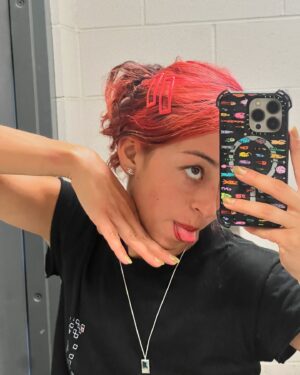 Lizzie Armanto Instagram - Me 
📱 me