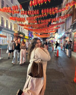 Lola Kirke Instagram - An extremely sparkly trip to the UK thus far. 🎆