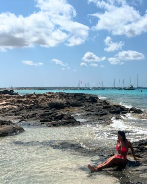 Lorena Castell Instagram - Vaya chulada de días!
Bye bye Formentera 💙