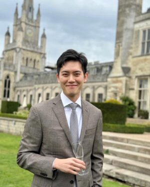 Louisa Mak Instagram - Congratulations Kirsty & Kelvin. Beautiful weather, beautiful venue, beautiful speeches. 

PS 中秋節快樂！
PPS 飛英國機票真係好緊張😪😪😪

#ashridge #wedding #cambridge