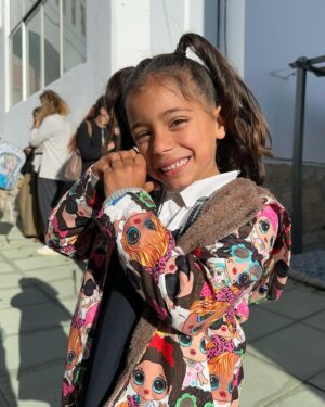 Luciana Abreu Instagram - O 1° dia de escola, na melhor de todas, onde se brinda diariamente aos valores universais. Obrigada @externato_eduarda_maria 
Boa sorte amores da minha vida @lucynettes . Que Deus vos brinde com a sabedoria e felicidade. ♥️🙏🏼