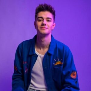 Lucie Bernardoni Instagram - ✨ ÉVÉNEMENT : De la Star Academy  au Casino de Paris : Axel Marbeuf , une des grandes révélations de la #StarAcademy, rejoint l’aventure JE VAIS T’AIMER aux côtés de Lucie Bernardoni !

🎶 Passionné de musique depuis son plus jeune âge, Axel a écrit ses premières chansons à l’adolescence. 

🎬 Motivé par le rêve de devenir un artiste, il pousse les portes de l’iconique château de Dammarie-les-Lys dont il ressortira demi-finaliste. Et c’est à la Star Academy 2023 qu’il fait une belle rencontre, celle de Lucie Bernardoni, déjà répétitrice pour l’école.

🎤 Axel rêve aujourd’hui de musique, de scène et de vous partager son univers. 

🎭 Il interprètera le rôle de Nicolas aux côtés de Lucie pour 5 représentations exceptionnelles au Casino de Paris : les 27, 28, 29 septembre et 4 octobre.

Venez le découvrir dans la comédie musicale événement JE VAIS T’AIMER !

🎟 Réservez vite vos places : https://www.jevaistaimer.com/billetterie/paris-casino-de-paris/

© Photo de couverture du reel : Quantin Lamande