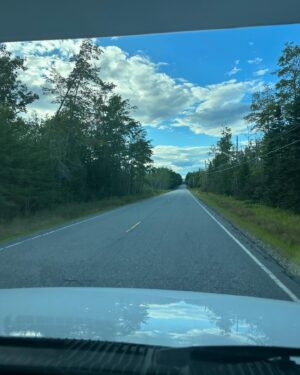 Lucie Šafářová Instagram - White Mountain & Acadia National Park! 🌲🌸
Další dvě destinace za námi! Musím říct, že prostornost a vybavenost kempů je super! Není přeplněno a člověk má i soukromí. Moc se nám líbí KOA, ale Wild Acadia resort měl i aquapark, skákací trampolíny a hodně atrakcí pro děti! Tak teď hurá do Kanady! 
Jeskyně Lost River Gorge ✅ Polar caver✅ Adrenaline lanový park✅ Jízda hasičským vozem✅Bazén✅ Clarks Bears park✅ jízda zážitkovýn vlakem✅ Legoland✅ Boston✅Sand Beach Acadia✅ na kole okolo Eagle lake ✅ Thunder Hole✅ Cadillac mountain top ✅ Lobster roll✅ Bar Harbour city✅ Aquapark✅ Trapolíny✅ giant Jenga game✅ špekáčky a marshmallow na ohni✅ 
#adventure #usa #natureroadtrip #rvlife #kemping 

@tomasplekanec
