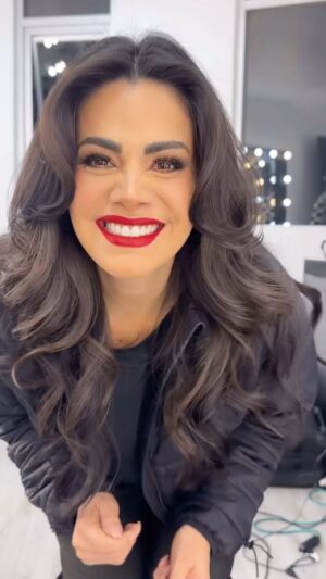 Luz Elena González Instagram - Algunos de mis outfits con este #trend. ¿Cuál es fue tu favorito? ✨💋💃🏻🤩 #reels #style #fashion #instagood #love #life
