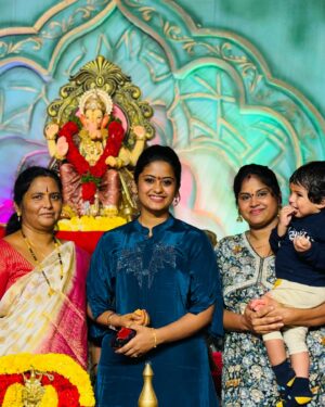 Maahi Gouthami Instagram - Lautke tujhko aana hain
Sunle kehtha deewana hain
Jab tera darshan paayenge 
Chain tab humko paana hain♥️ 
———Ganapathi Bappa Mourya———
.
.
#ganesh #ganapathibappa #blessed #maahigouthami #instagram #instagood #instalike #instalove #instadaily