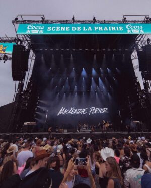 MacKenzie Porter Instagram - Im obsessed with you Montreal 🤩 @lassomtl yall SHOWED up!!! 

📷 @b.f.media