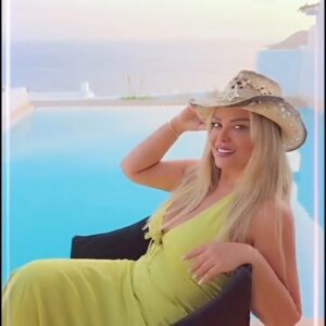 Madeleine Matar Instagram - أمسية سعيدة للجميع، بتمنالكن عطلة نهاية أسبوع حلوة.
بحبكن كلكن❤️❤️

#madeleinematar #مادلين_مطر #instagram #trendingreels #viralvideos #fyp #foryou #foryoupage #explore #لبنان #مصر #عراق #قطر #اردن #مغرب #امارات #كويت #سوريا