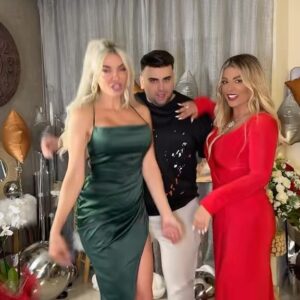 Madeleine Matar Instagram - وهيك رقصنا على "بتلون لي عليا" ليلة عيد ميلادي!!
@myriamklinkk @jaboukaa شكرا لحضوركم الحفلة❤️

#madeleinematar #مادلين_مطر #trendingreels #viralvideos #viralreels #trending #birthday #birthdaygirl #foryou #بتلون_لي_علي_وتقول_اني_مش_في_بالك #لبنان #مصر