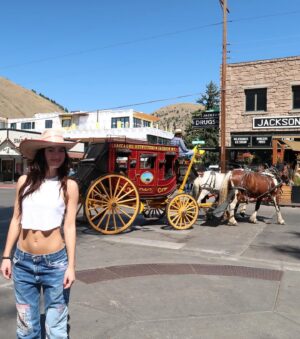 Madeline Carroll Instagram - Honey I’m home 🏠 🤠 🤠🤠🤠 @jacksonhole @vintageinfatuation @jacksonholemobilehatbar