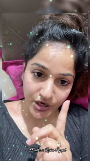 Madhavi Latha Instagram - ఈ రోజుల్లో అయినా
ఆ రోజుల్లో అయినా బంధాలకోసం బ్రతిమాలుకోవొద్దు నిన్ను నువు భిక్షం పెట్టుకోవొద్దు #relationship #bonding #neverbeg #life